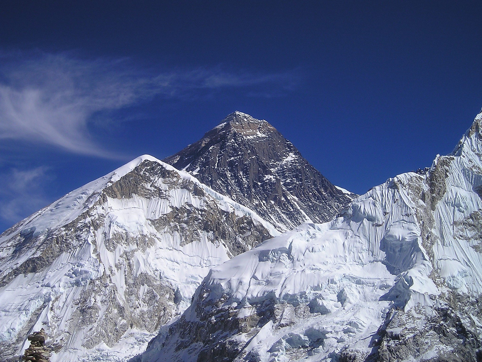 Красивое видео гор. Гора Эверест(Джомолунгма). Гималаи Эверест. Вершина Гималаев Эверест. Гора джамалумба.