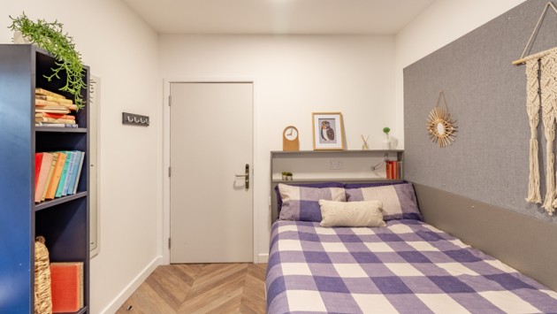 Belaton House standard flat bedroom