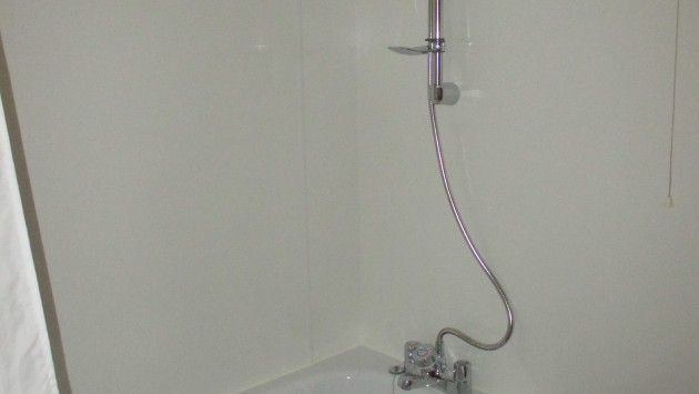 Salisbury Hospital Accommodation - Bathroom