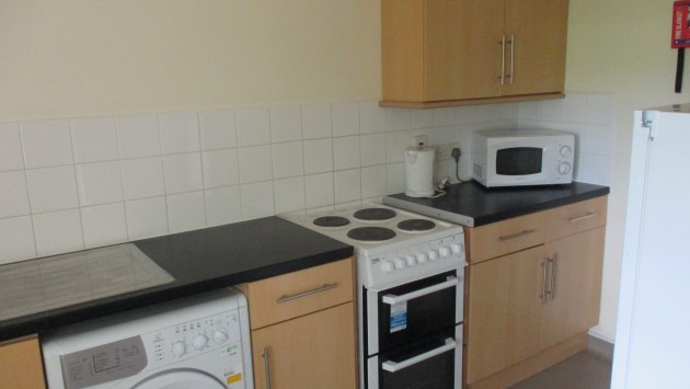 Salisbury Hospital Accommodation - Kitchen
