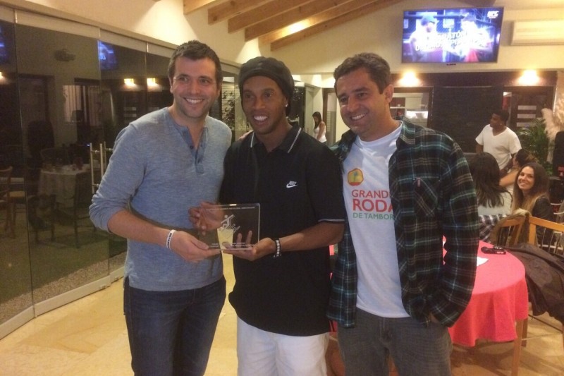 Dan Wood with Ronaldinho