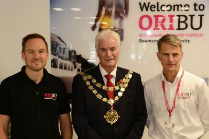 Mayor visit to Orthopaedic Research Institute