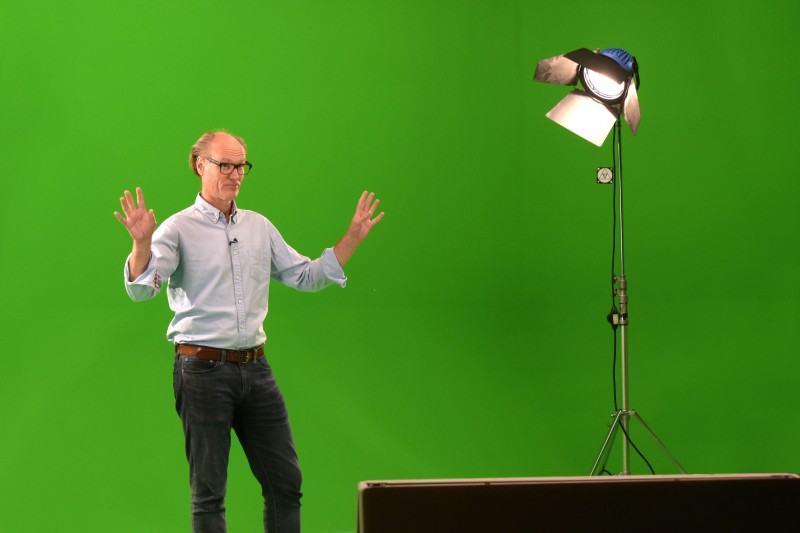 Will Gompertz green screen