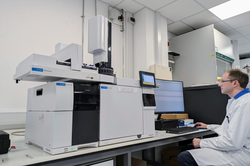 Professor Richard Paul on one of the machines used to analyse VOCs Professor Richard Paul on one of the machines used to analyse VOCs