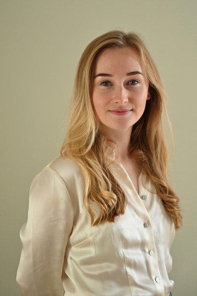 Rosie Harper headshot