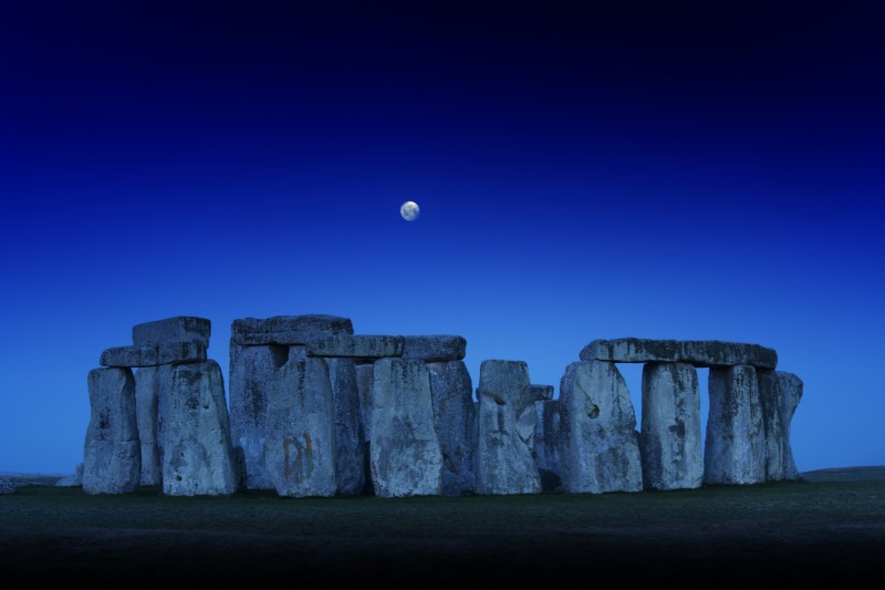 A picture of Stonehenge by moonlight