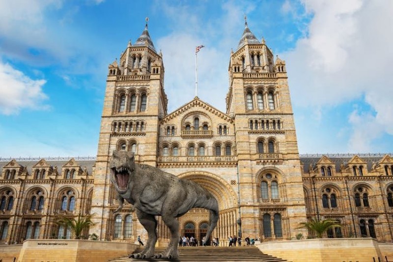 Augmented reality promises to rescue dying museums – so why don’t visitors want to use it? Augmented reality promises to rescue dying museums – so why don’t visitors want to use it?