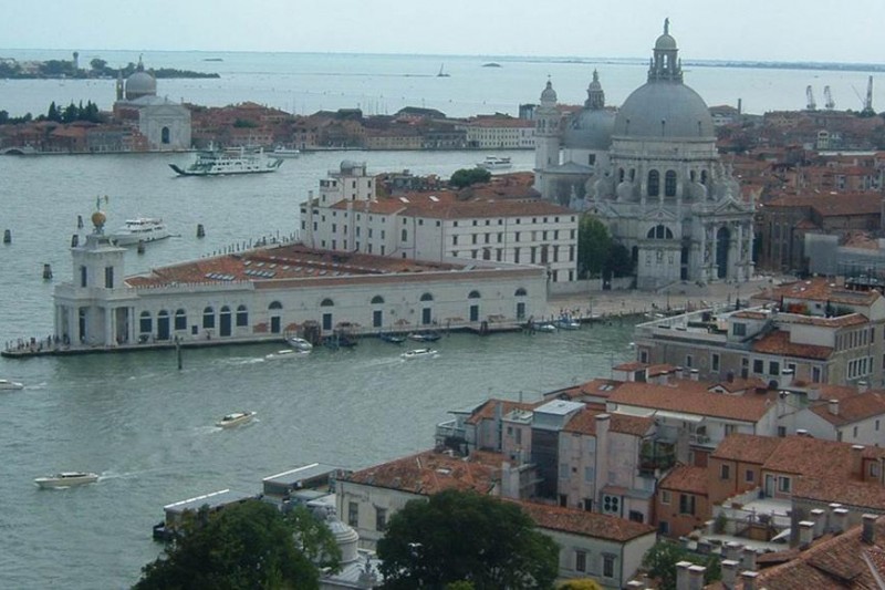 Sea levels rise - Venice 